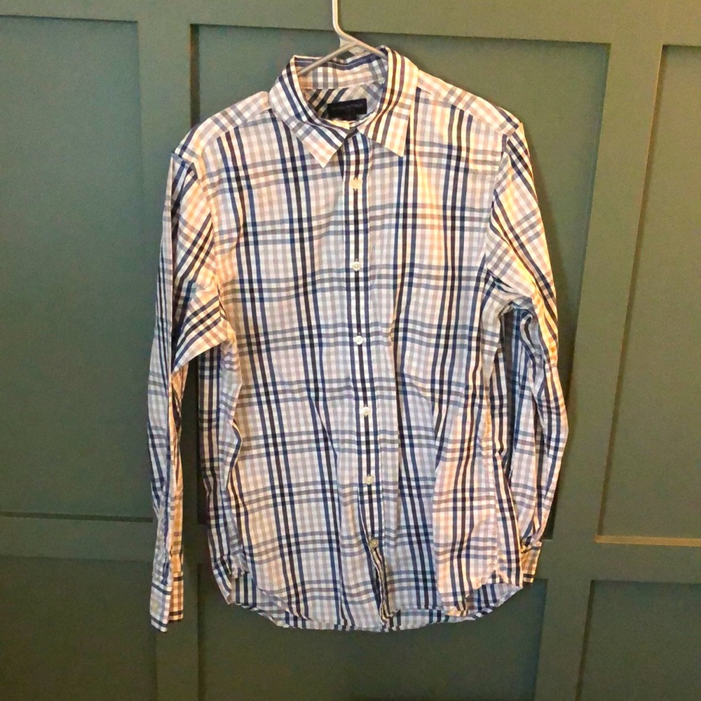 Medium tailored fit plaid banana republic shirt